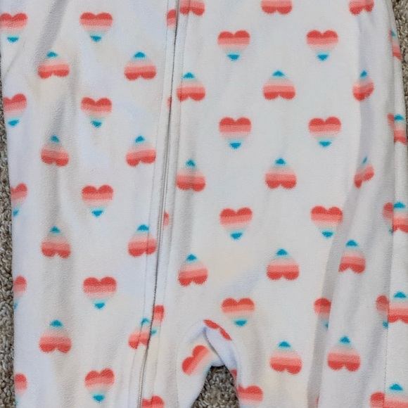 Carter’s Baby Girl heart Print Footed Sleeper Pajamas - Size 18 Months - Picture 4 of 6